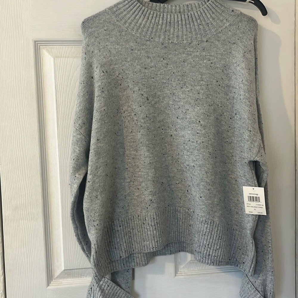 Retrology sweater. Size XL.
